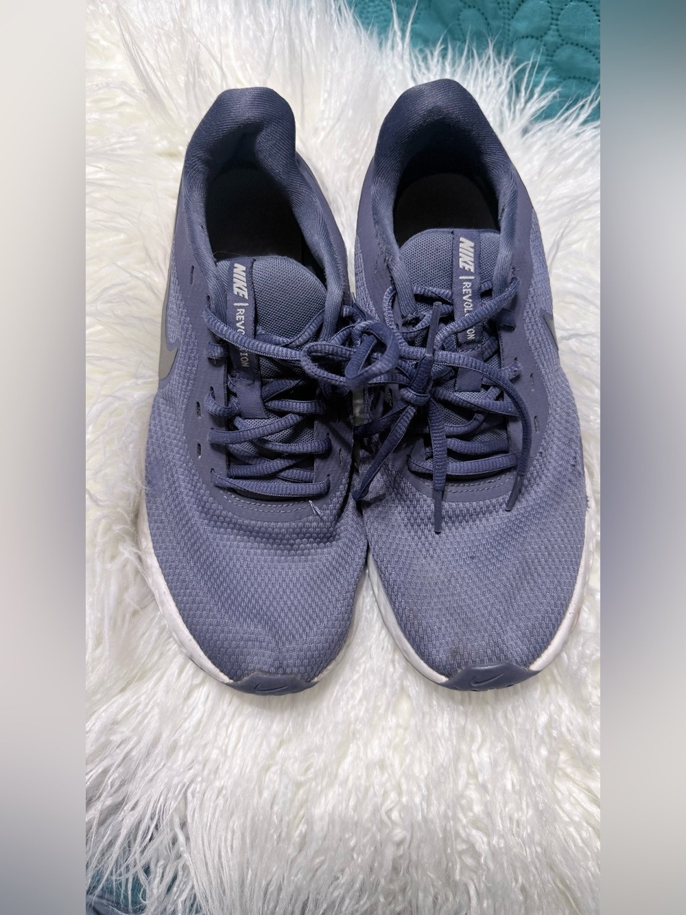Nike Womenās Gray Running Shoes - Lightweight Comfort